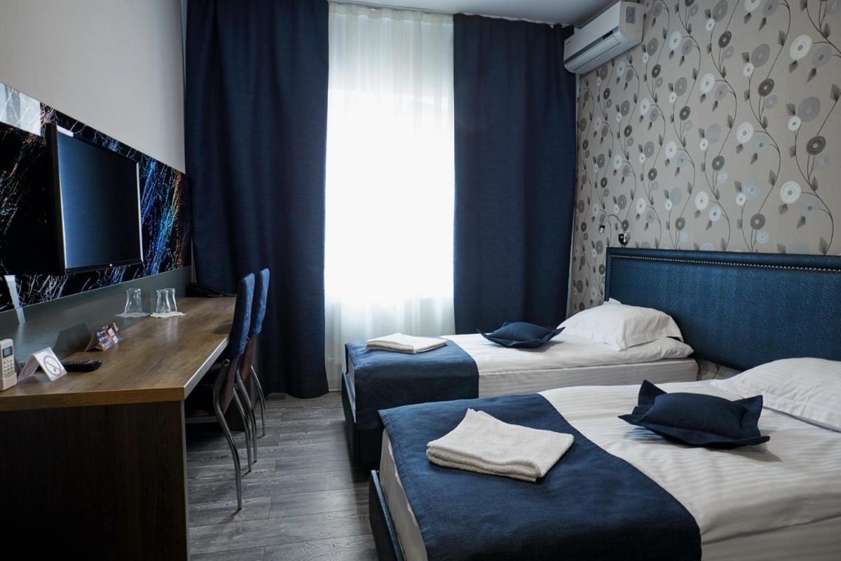 Vila Iris Hotel Chisinau Ngoại thất bức ảnh