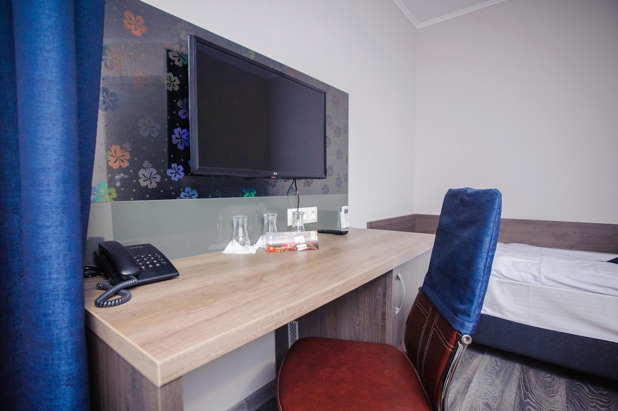 Vila Iris Hotel Chisinau Ngoại thất bức ảnh