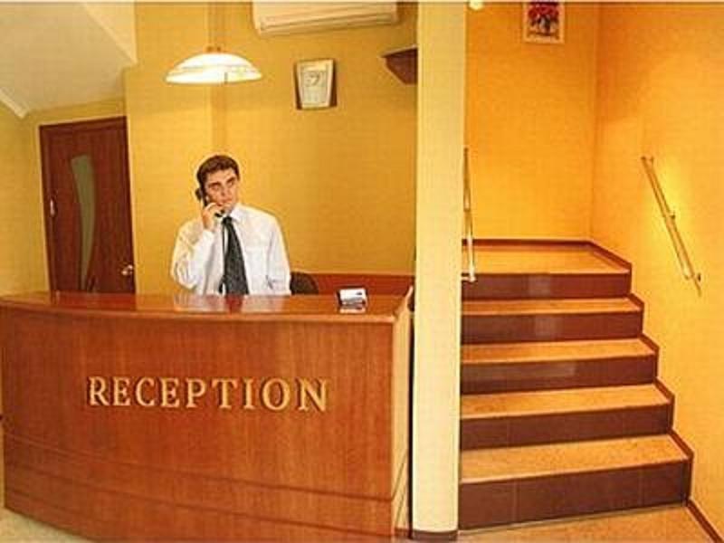 Vila Iris Hotel Chisinau Ngoại thất bức ảnh