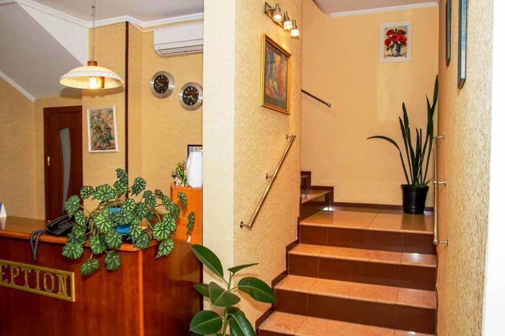 Vila Iris Hotel Chisinau Ngoại thất bức ảnh