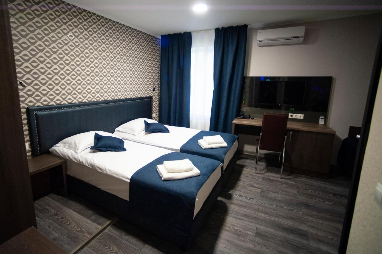 Vila Iris Hotel Chisinau Ngoại thất bức ảnh