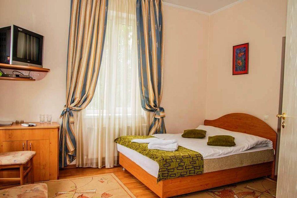 Vila Iris Hotel Chisinau Ngoại thất bức ảnh