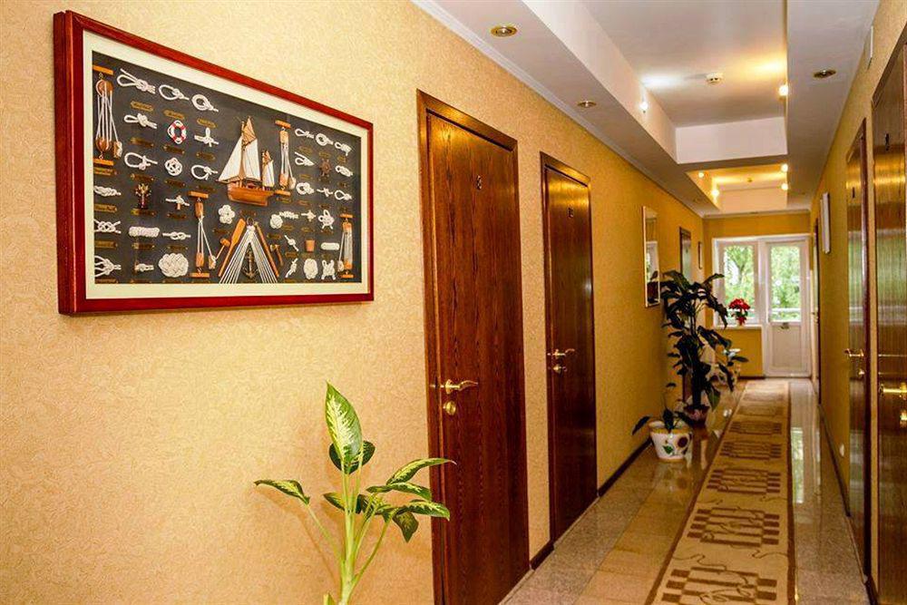 Vila Iris Hotel Chisinau Ngoại thất bức ảnh